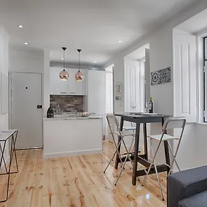 Apartment Bmyguest - Principe Real Charming, Lisbon